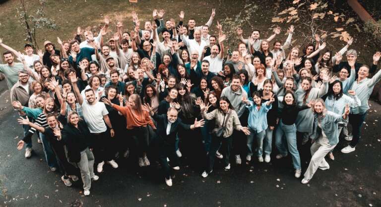 Een groepsfoto van team OVAL.